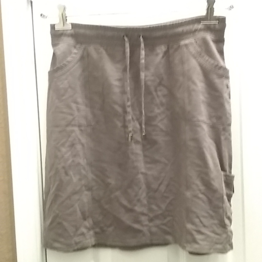 FINAL MARKDOWN Zenergy by Chico’s skirt 0 small 4